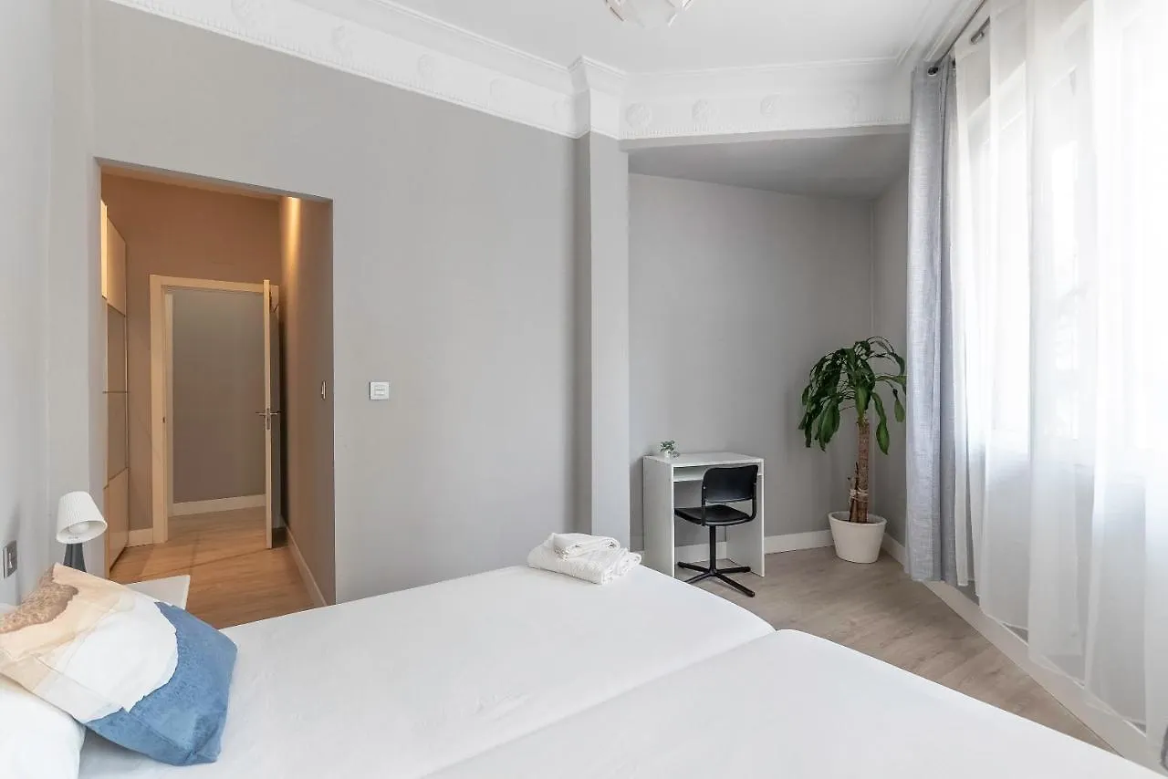 Apartamento Piso Reformado En Bilbao Centro 0*,